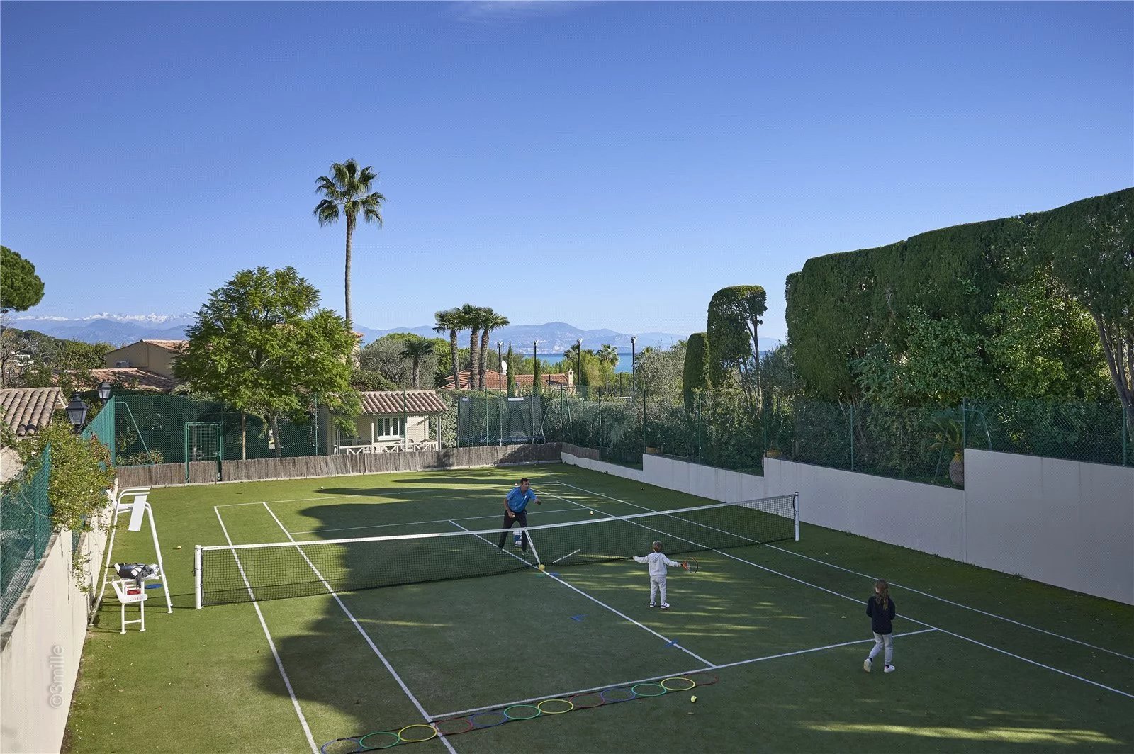 Villa Rental Antibes Heated pool, tennis court, gym and garage